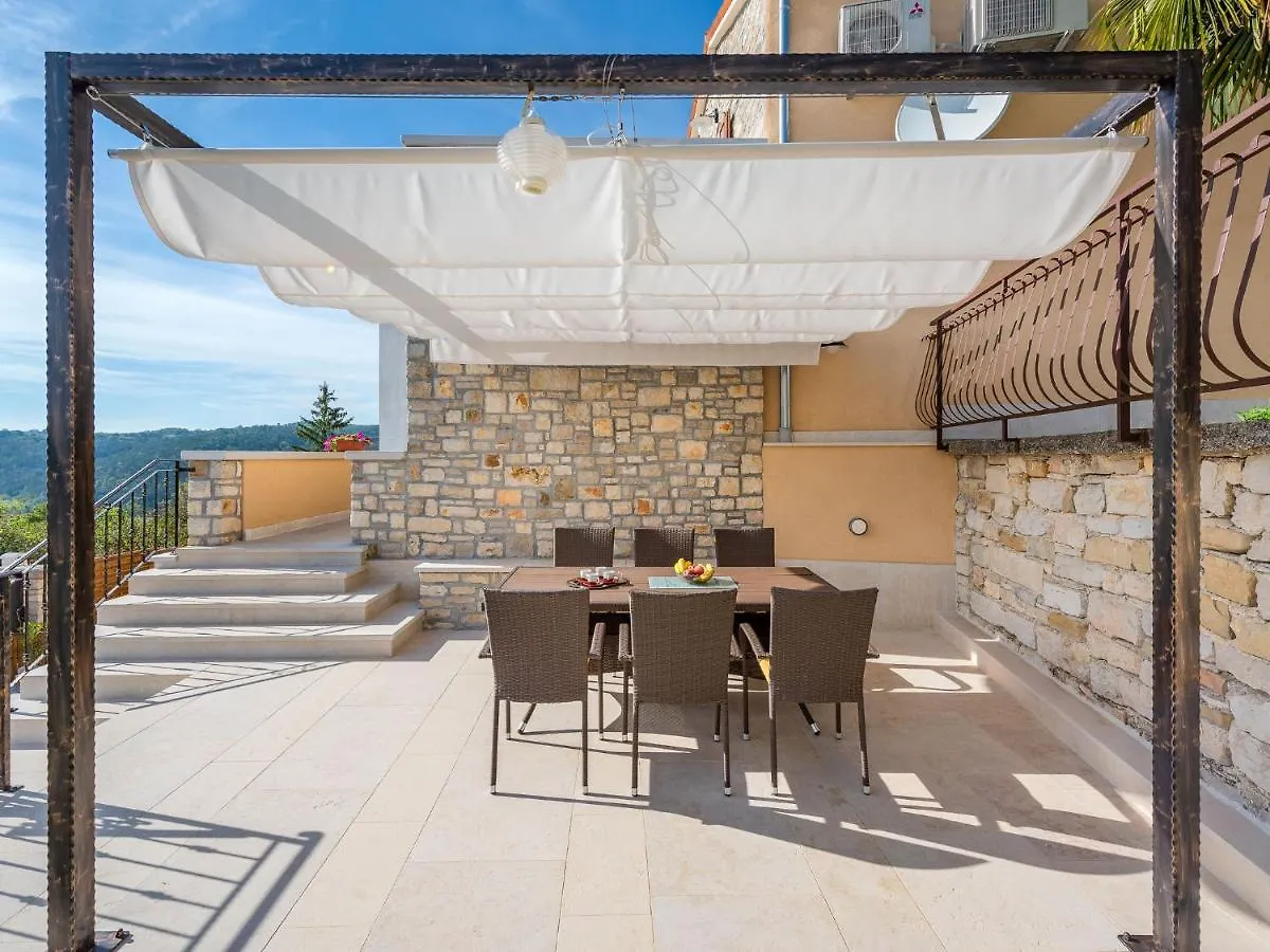 Charming Holiday Home In Pazin With Private Pool