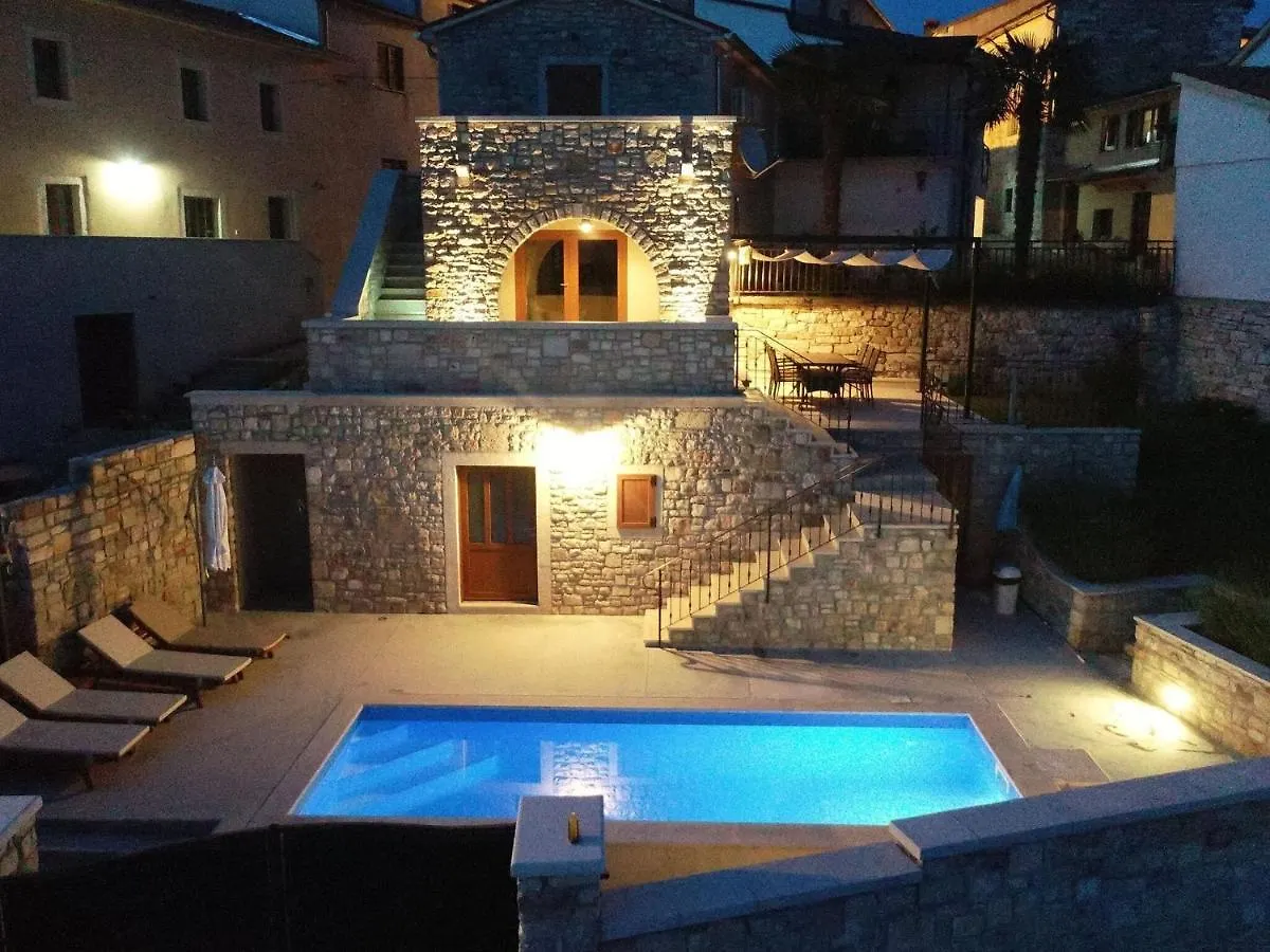 Charming Holiday Home In Pazin With Private Pool