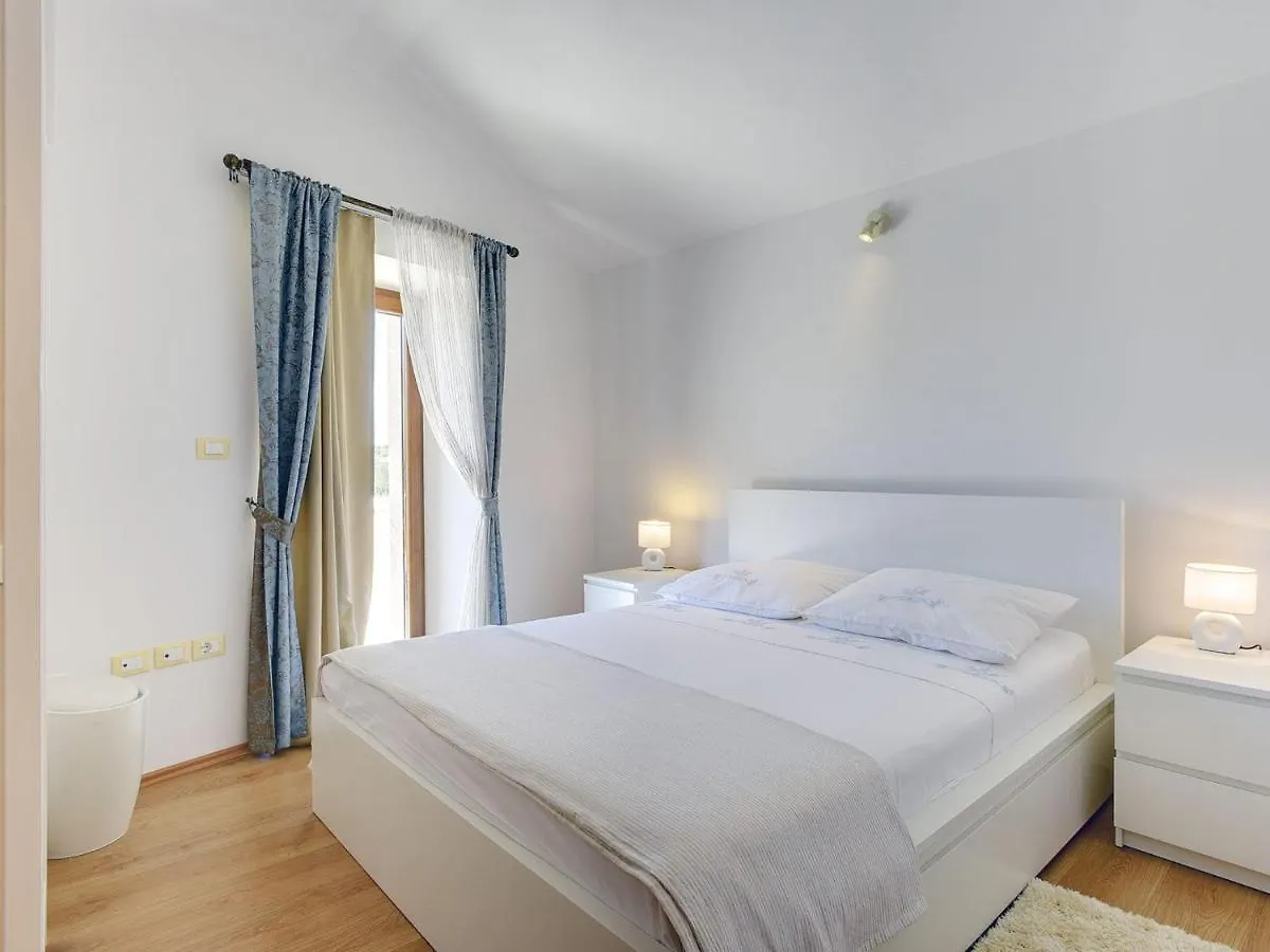 Charming Holiday Home In Pazin With Private Pool