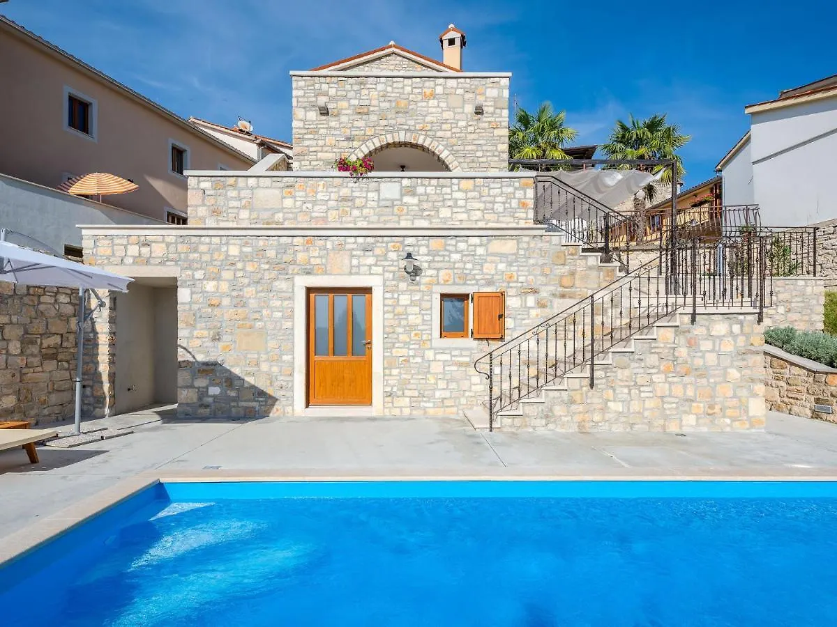Charming Holiday Home In Pazin With Private Pool 0*,  크로아티아