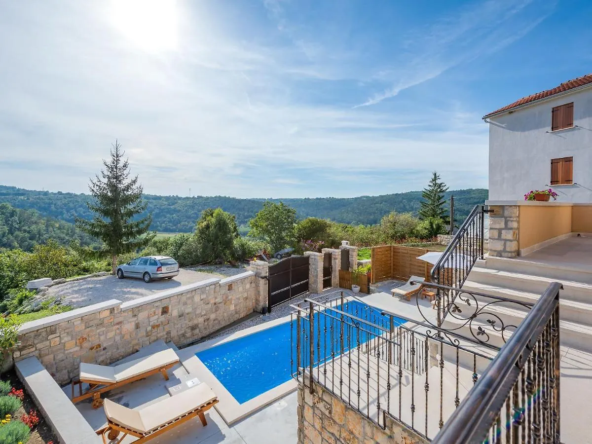 Charming Holiday Home In Pazin With Private Pool
